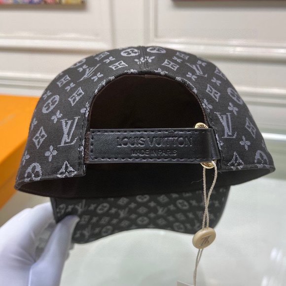 AUTHENTIC Louis Vuitton  Hats